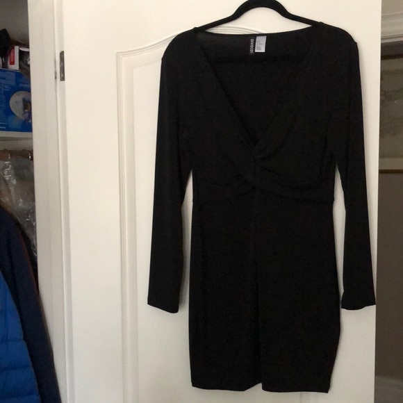 NWOT gorgeous Black dress - Picture 1 of 3